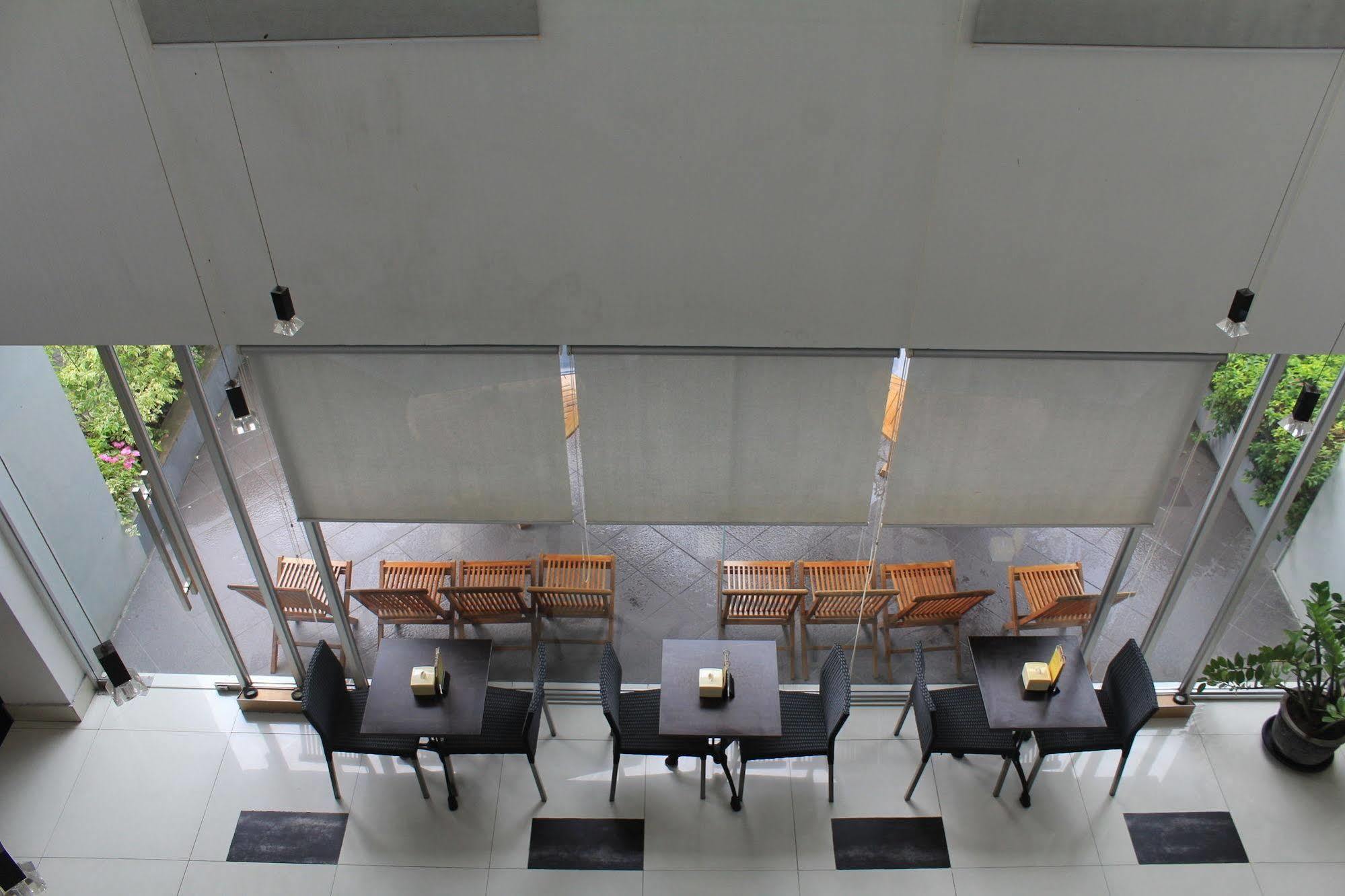 Hotel Tilamas Juanda Sawotratap Extérieur photo